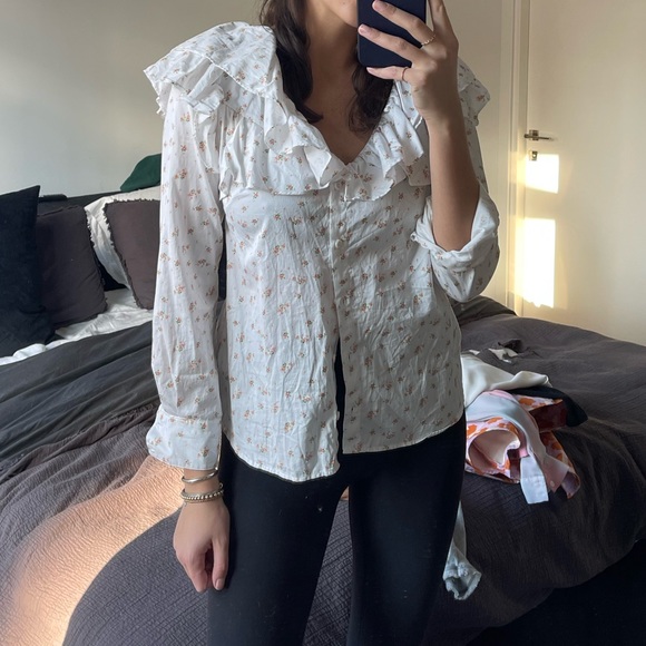 Ruffle Button Top - Picture 3 of 3